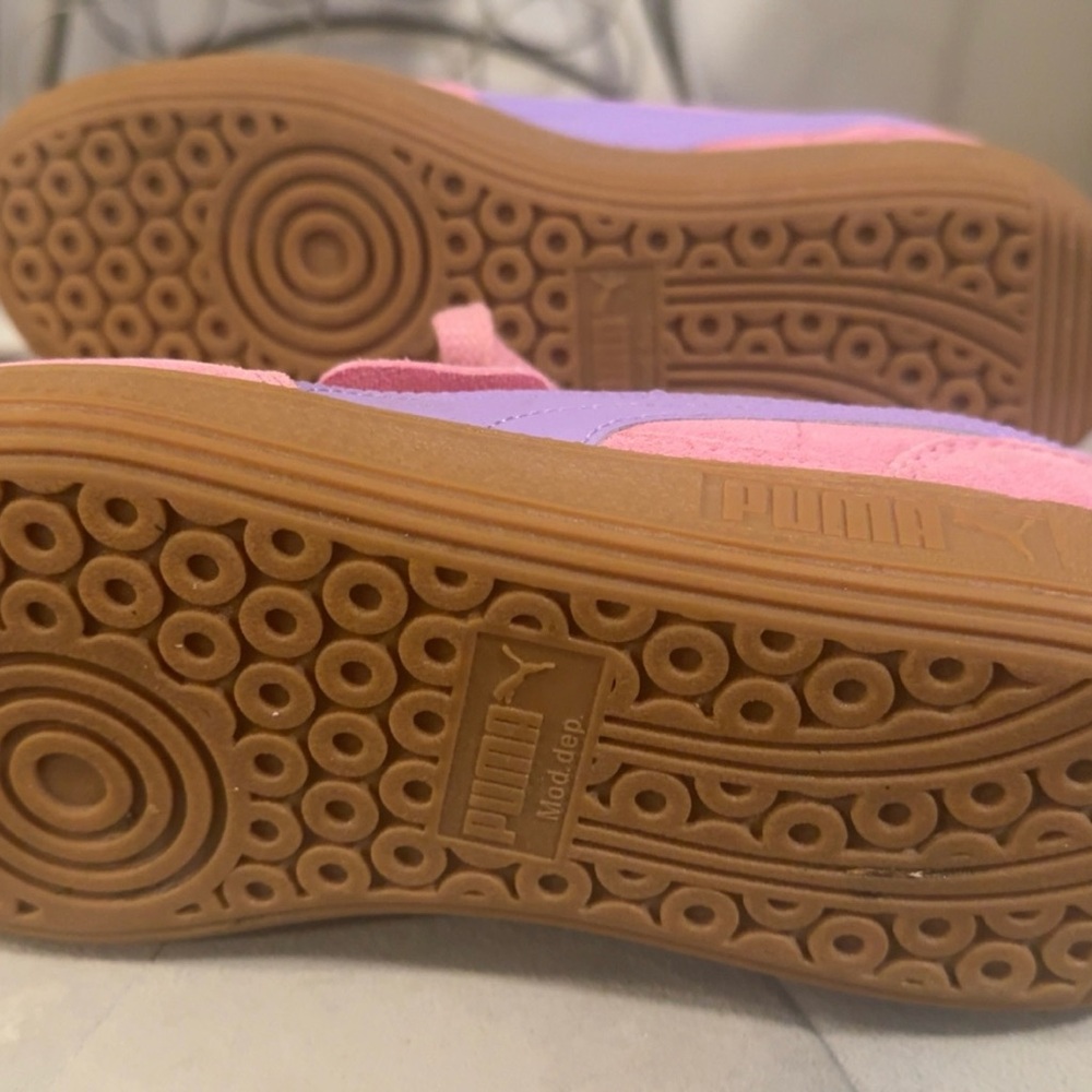 Puma Women's Pink and Purple Sneakers Size 6 Excellent Condition Box Included - Picture 3 of 4